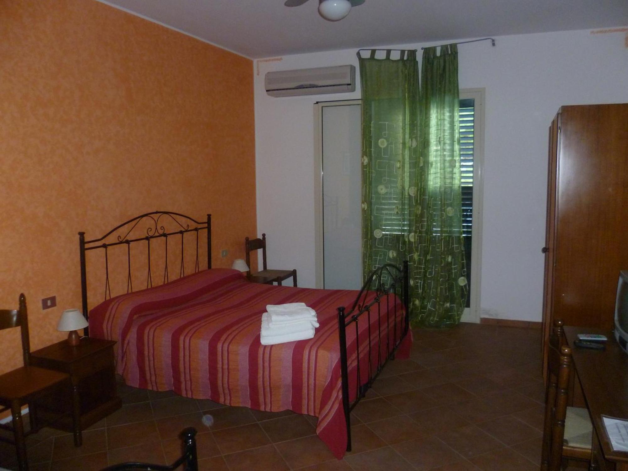 Alba Tra I Pini B&B Cefalù Zimmer foto